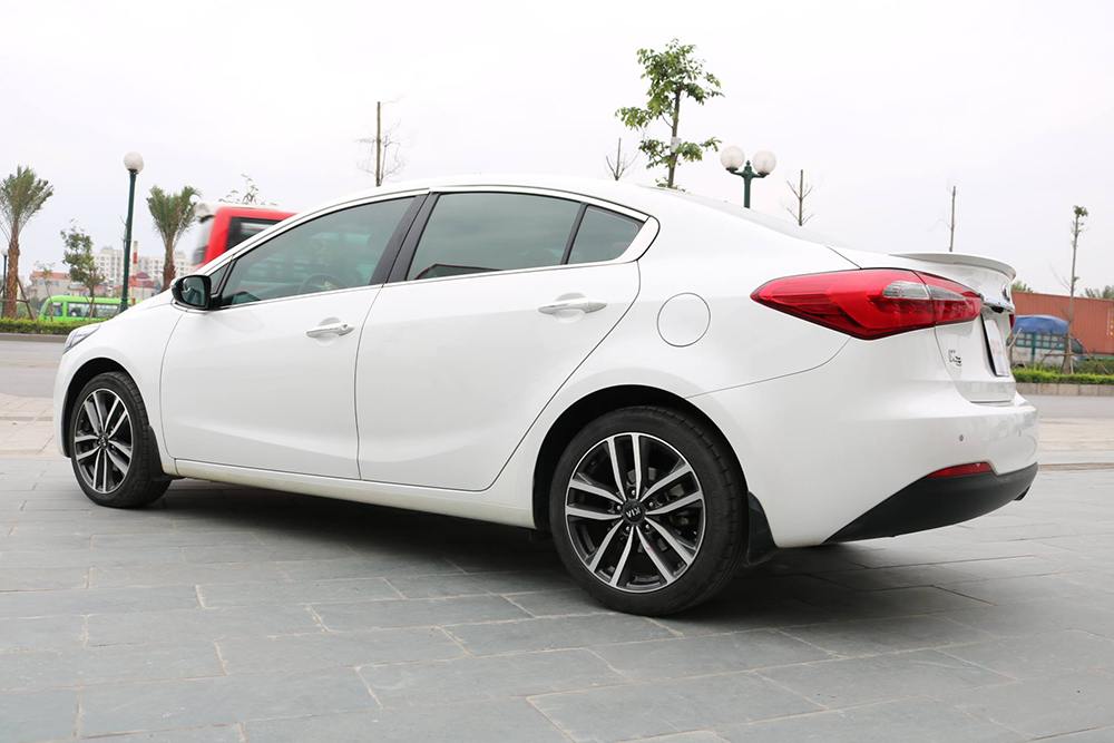 Xe 4 chỗ